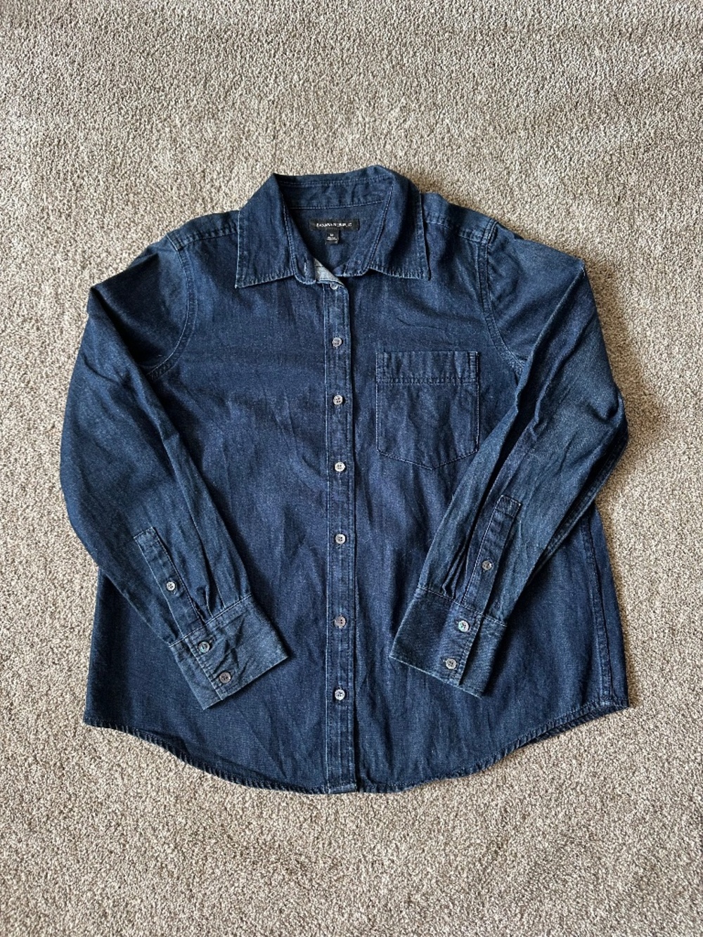 Banana Republic Dark Wash Denim Button Up Shirt 100% Cotton Long Sleeve M